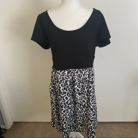 Black & White Leopard Print Knit To Woven Dress - Picture 3 of 5